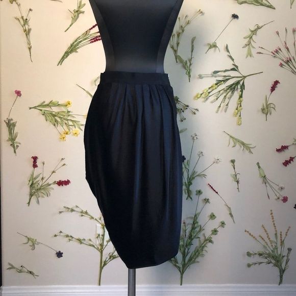 Poleci Skirt - Picture 2 of 8